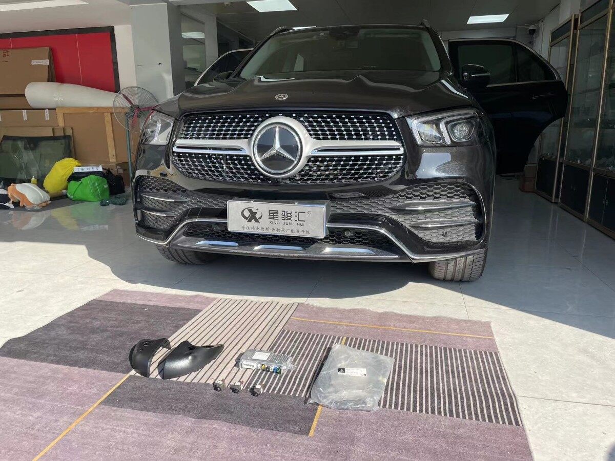 21款奔驰GLE350升级原厂360全景影像系统，解决各个视角盲区
