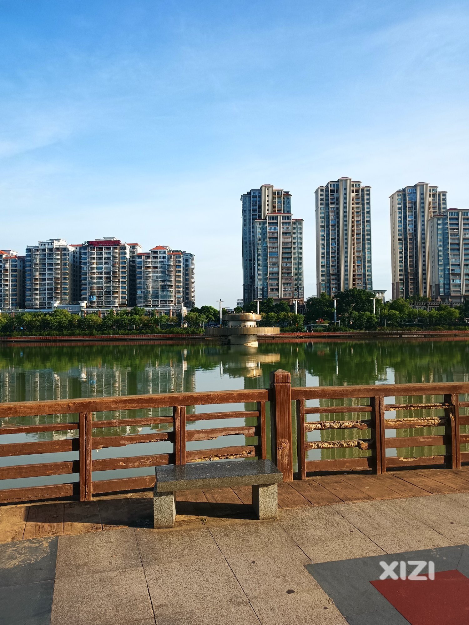 这两天热的冒烟，太阳