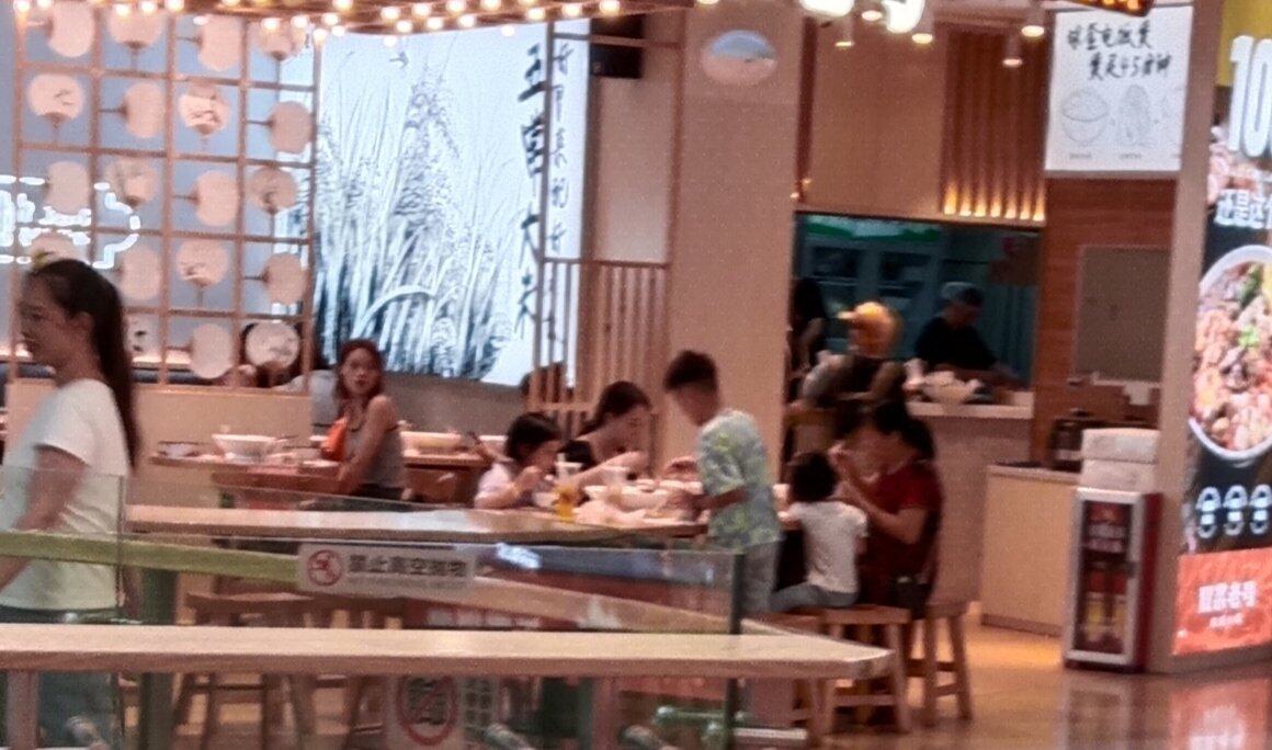餐厅碗筷没消毒