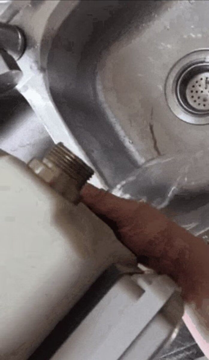 燃气热水器这两条管千万别接错！