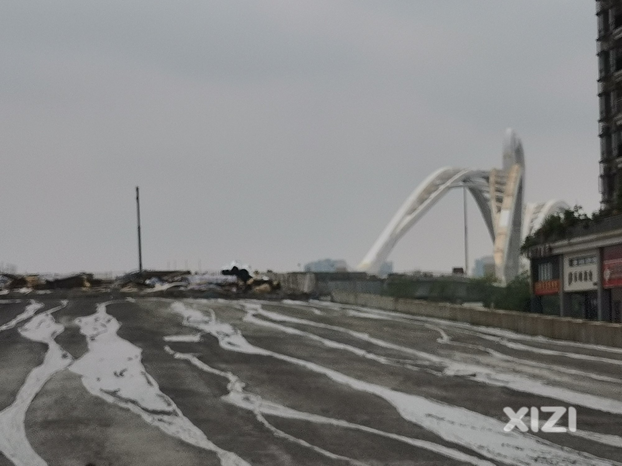 鹅城大桥北走下沉隧道
