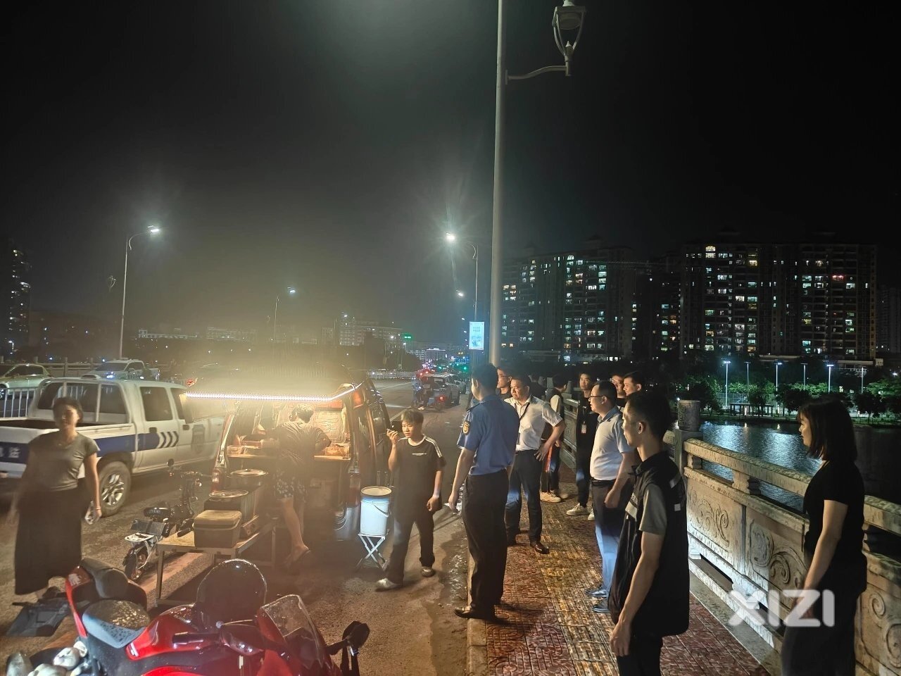 平山街道：整治流动摊贩 让出“舒心”之道