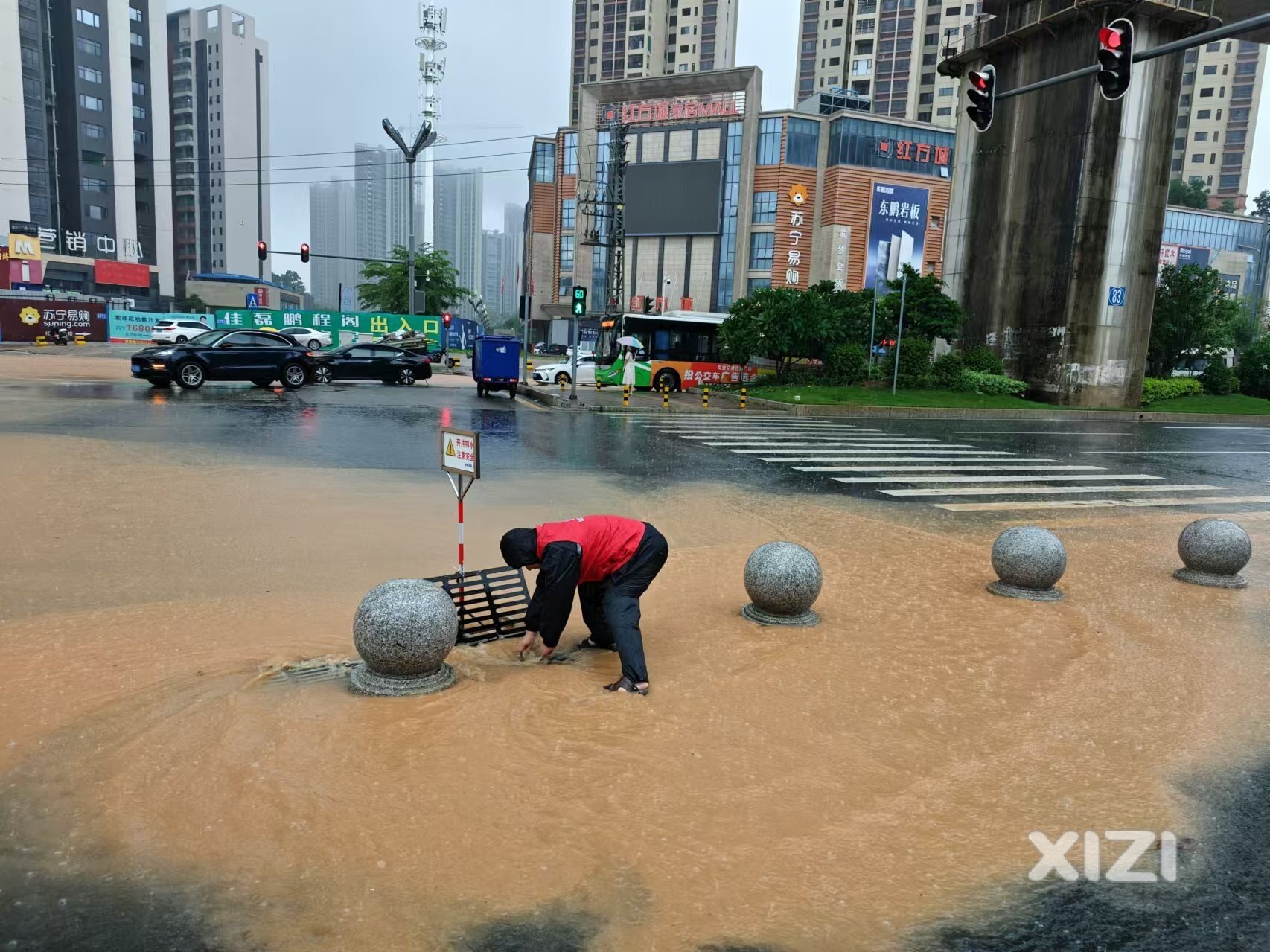 雨水无情人有情