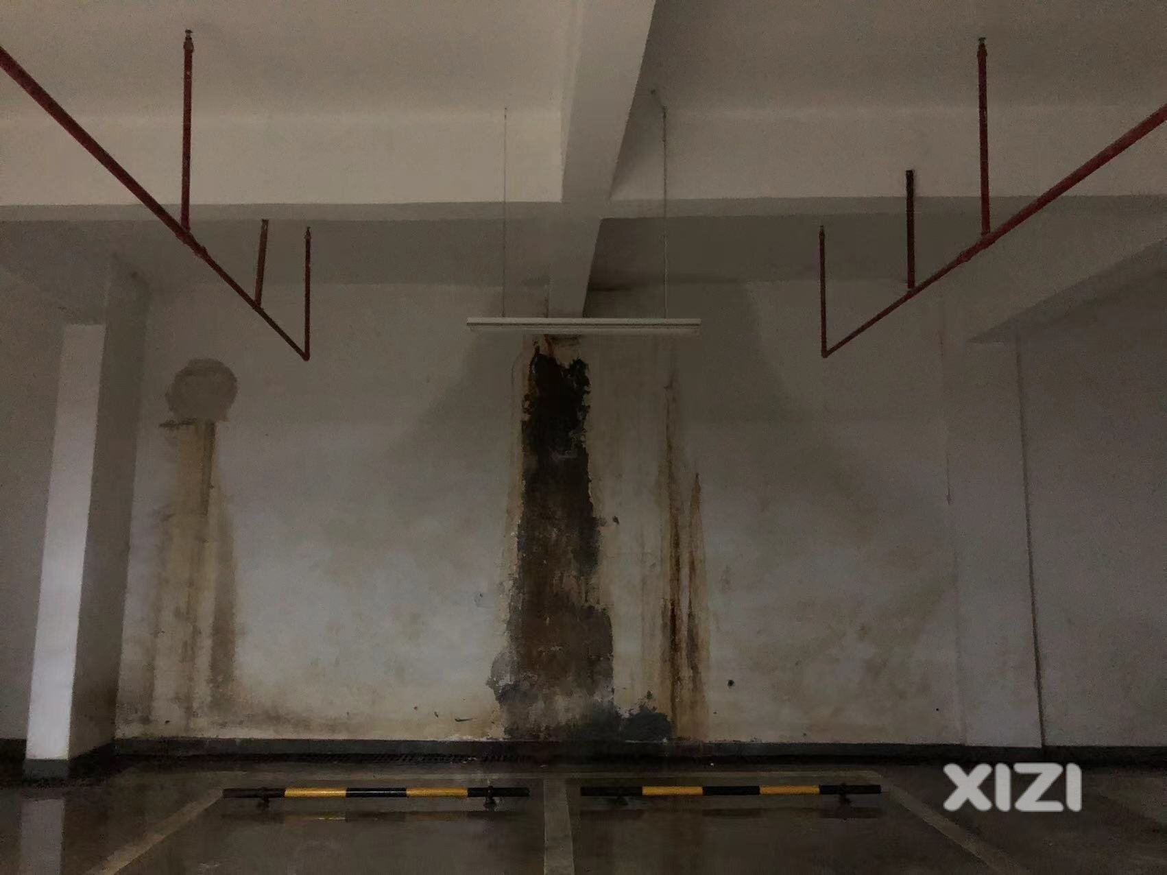 万林湖地库、电梯井多处墙壁渗水！就这房屋质量，还在建万林华府小区