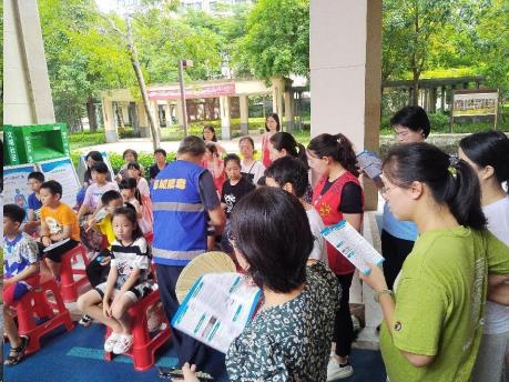 禁毒宣传进社区  安全防范护家园