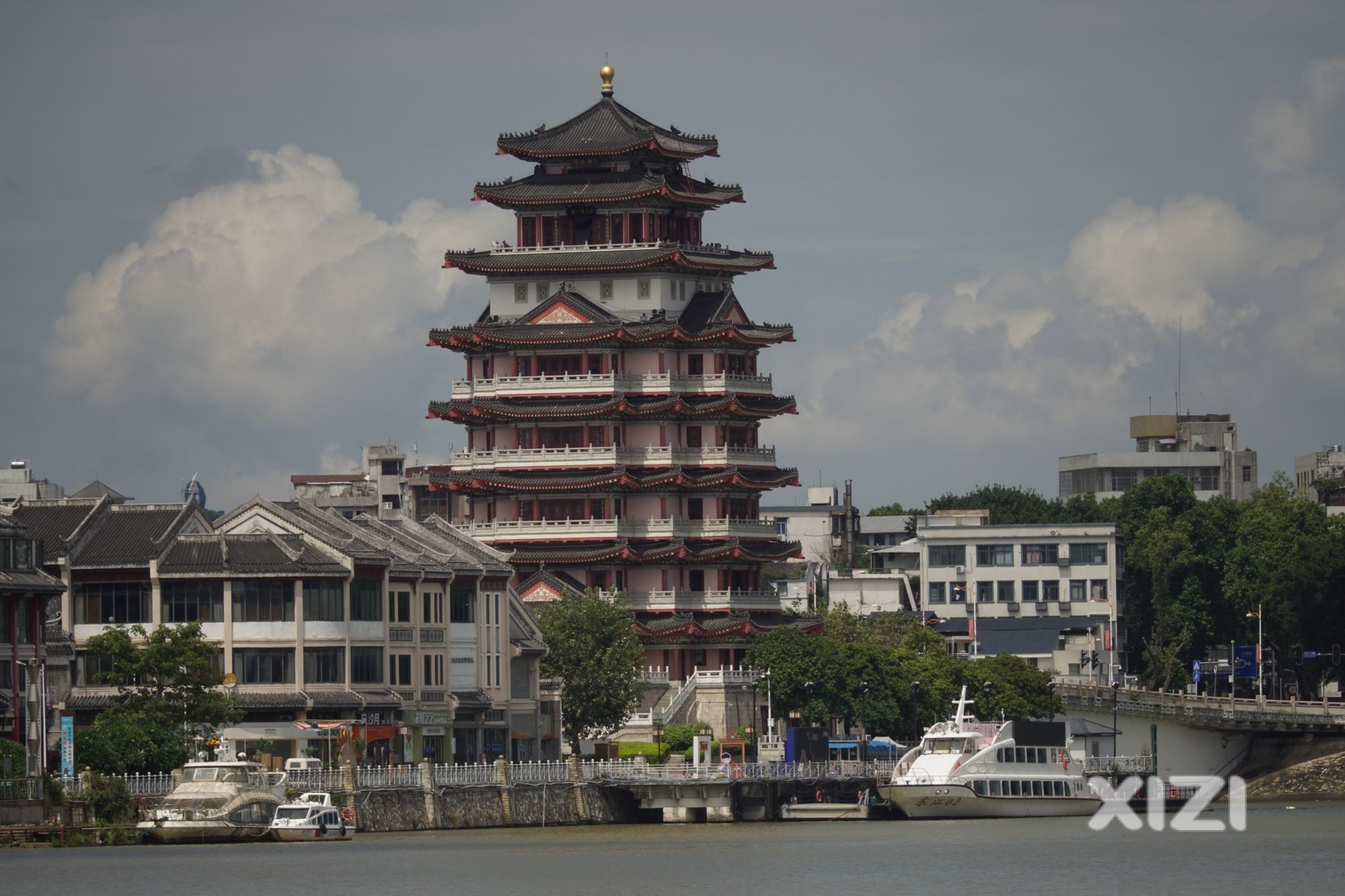 水东街静悄悄