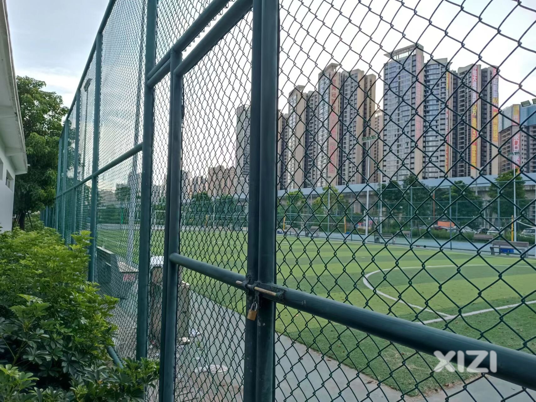 很搞笑，惠环公园开放不到四个月又被锁上