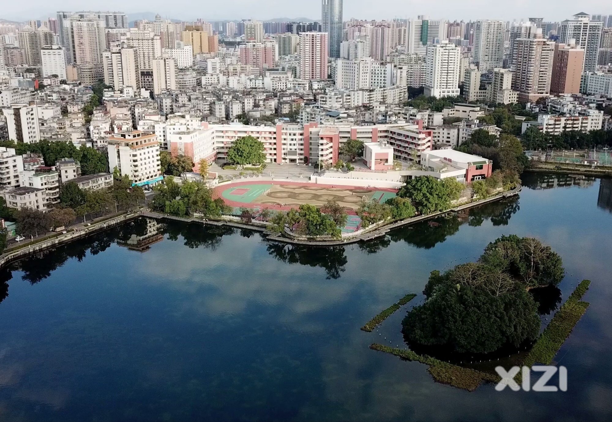摇号分班既是公平合理的体现，也是顺应义务教育改革的正确方向