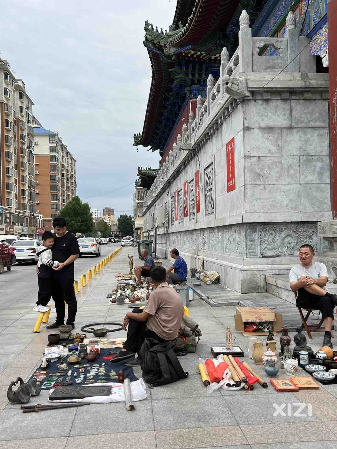古玩市场，遛一圈