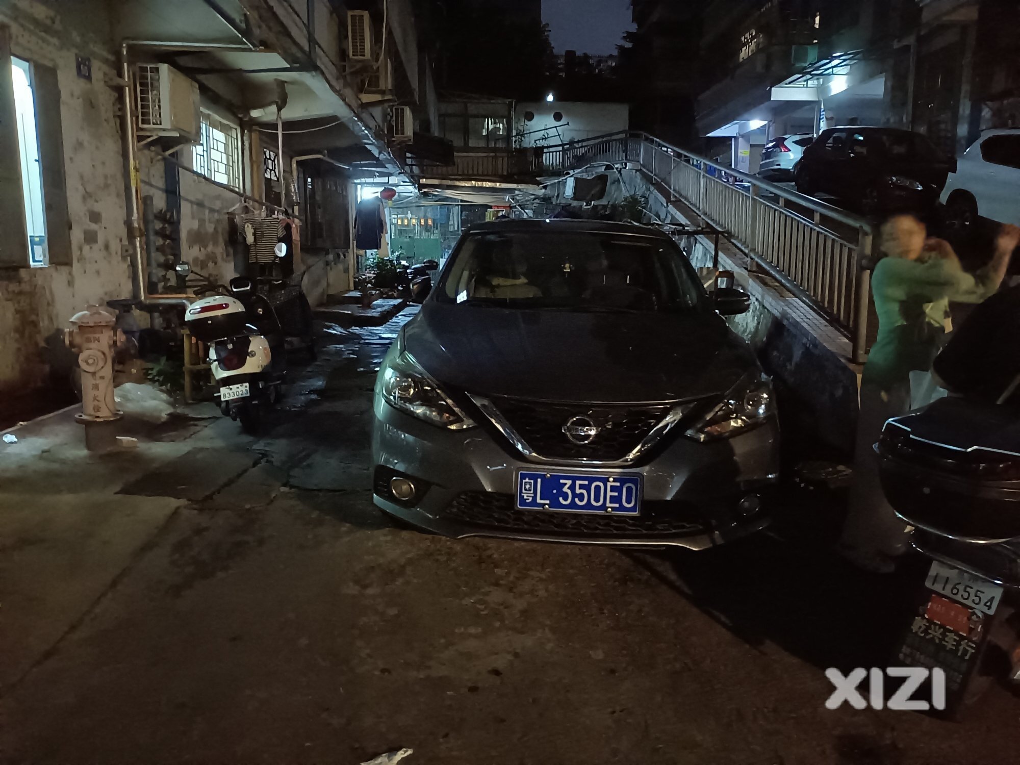 交警呢