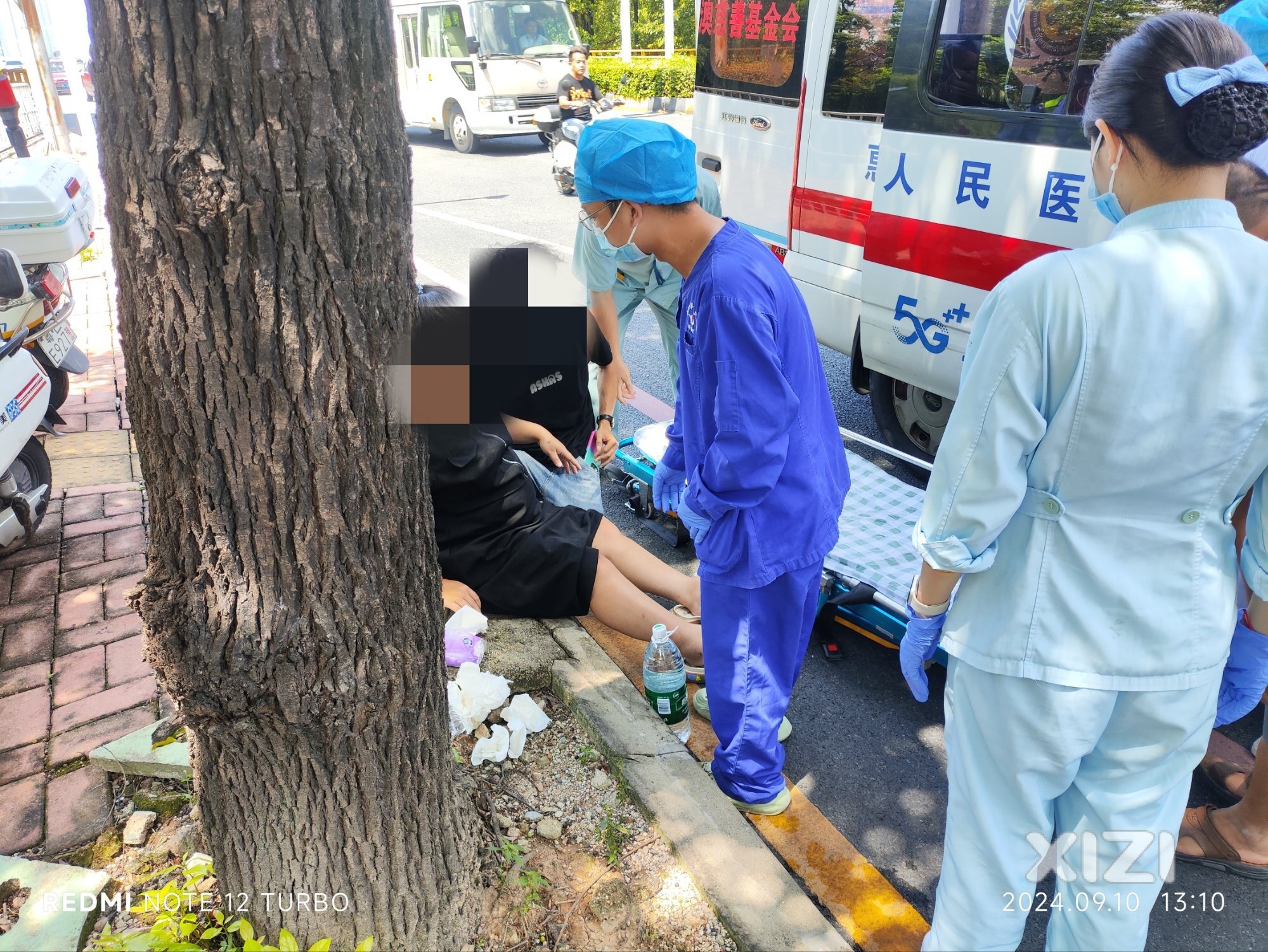 东江大桥一孕妇摔倒！