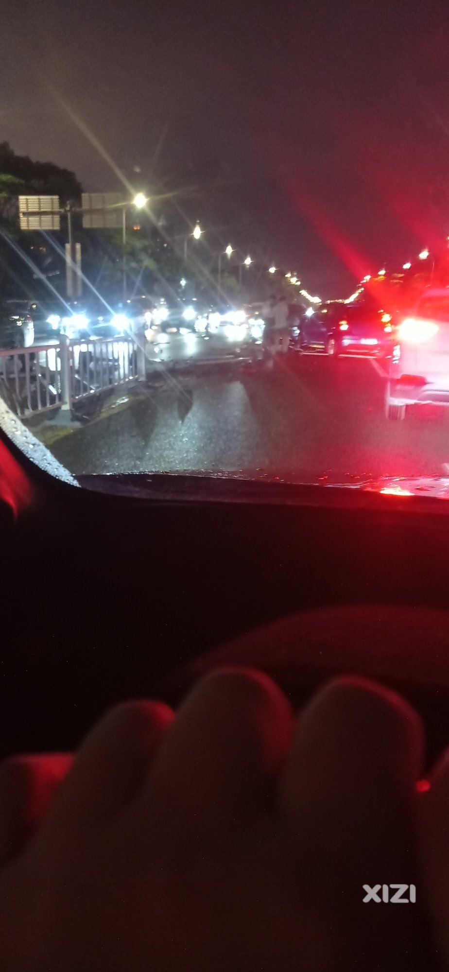 金山大桥又又又出车祸了