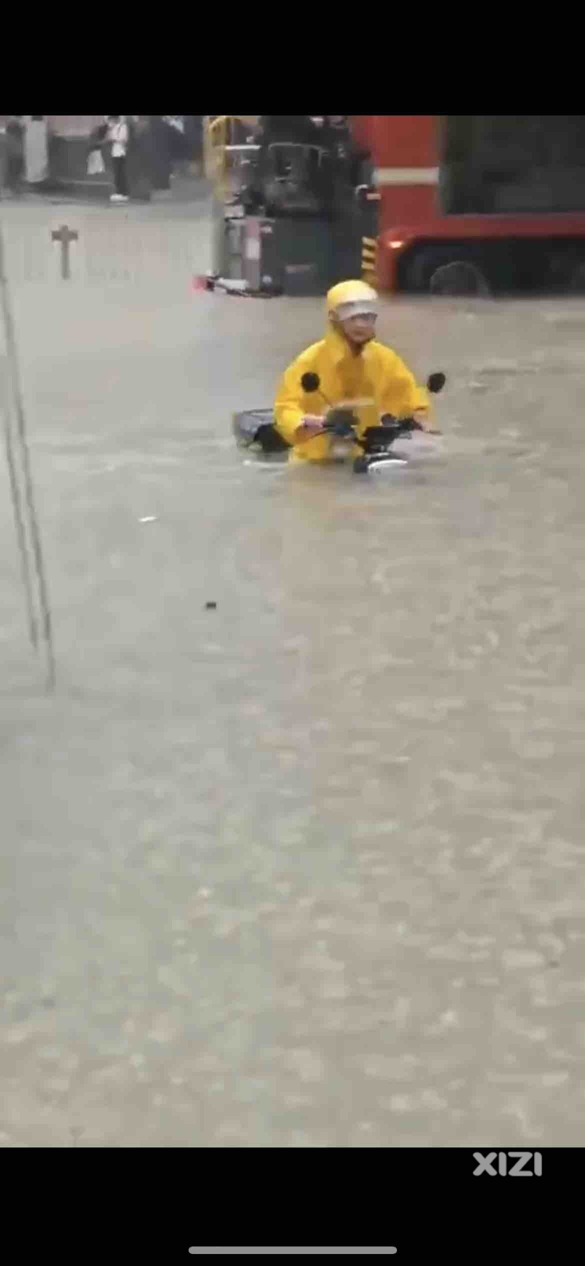 爆雨来袭，澳头区域淹成这样