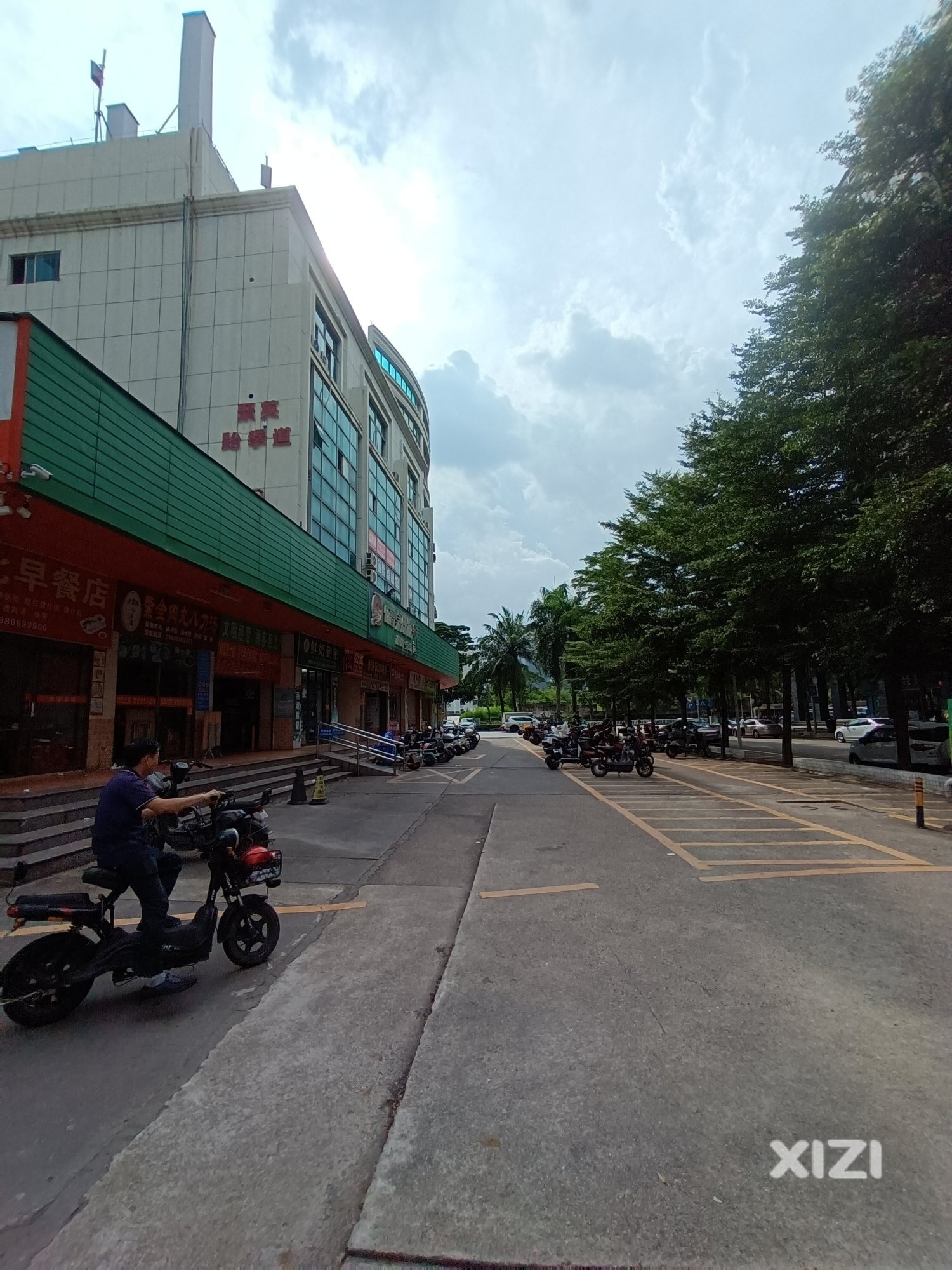 水北市场这个店里有蟑