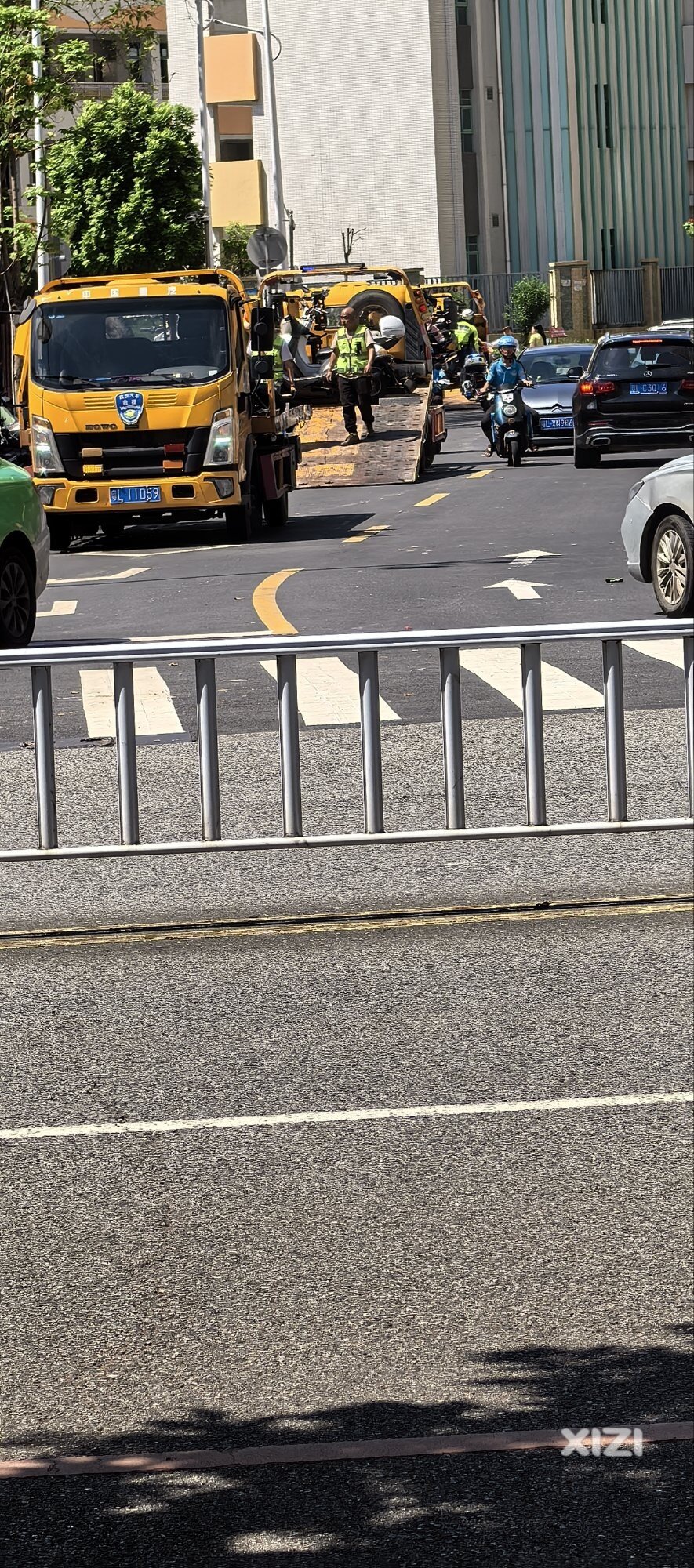 闭豆在拉电动车大家要