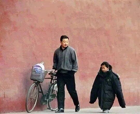 不管贫穷还是富有，有爱的儿女都很幸福