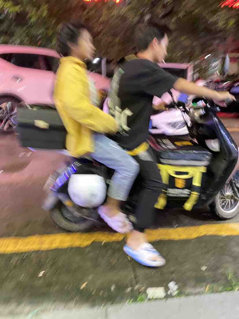 外卖小哥人人不缺……