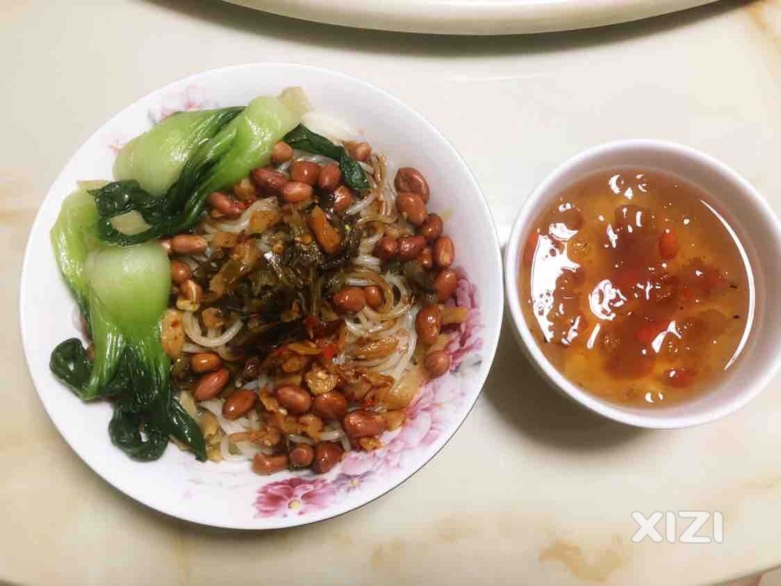 中午随便吃点