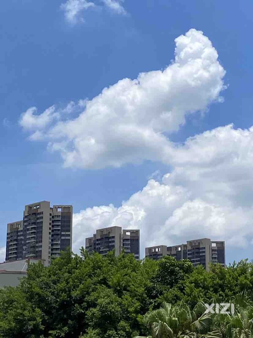越热云越低……