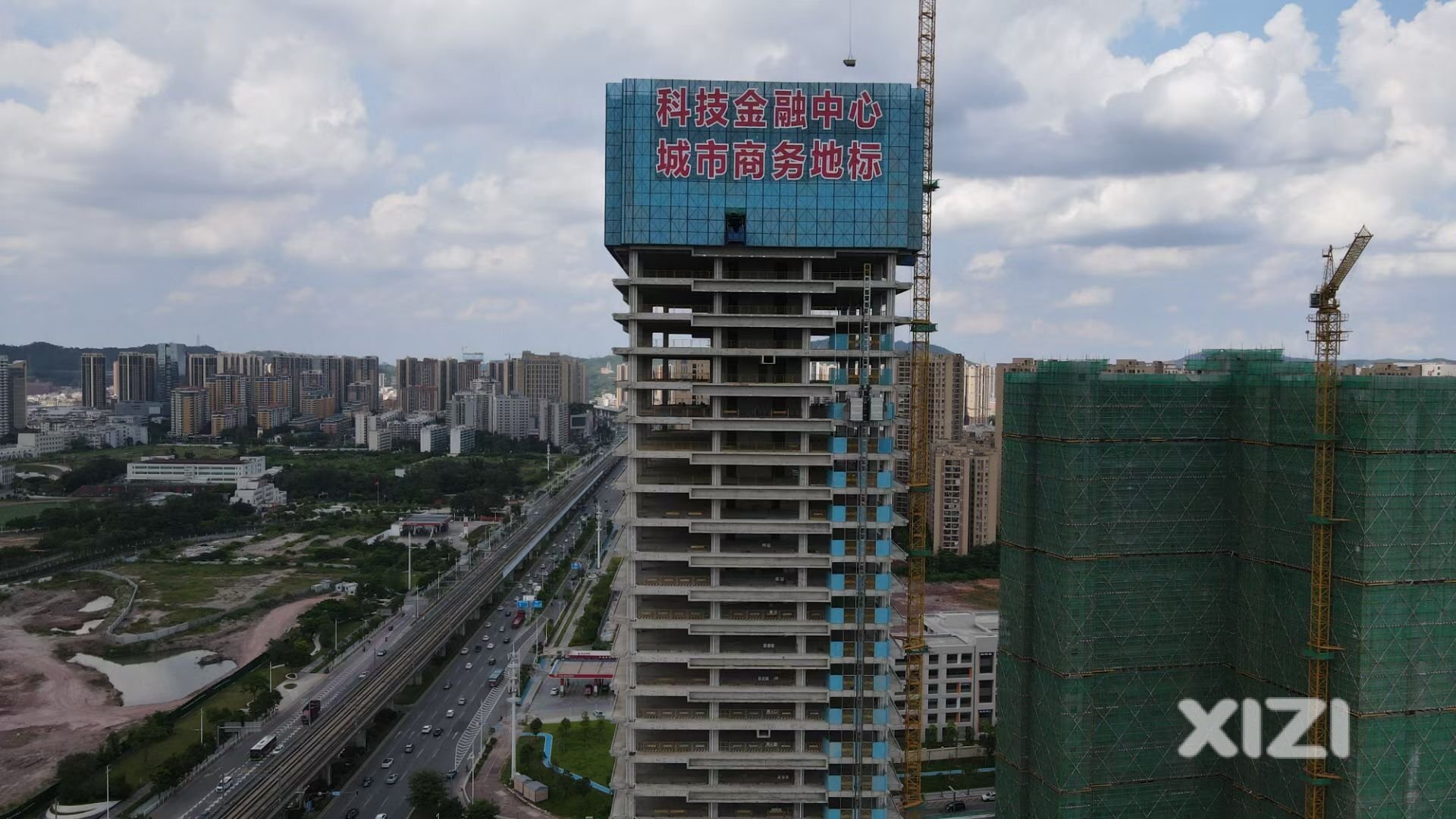 仲恺大道城市更新的一角，科技金融中心大楼最新面貌