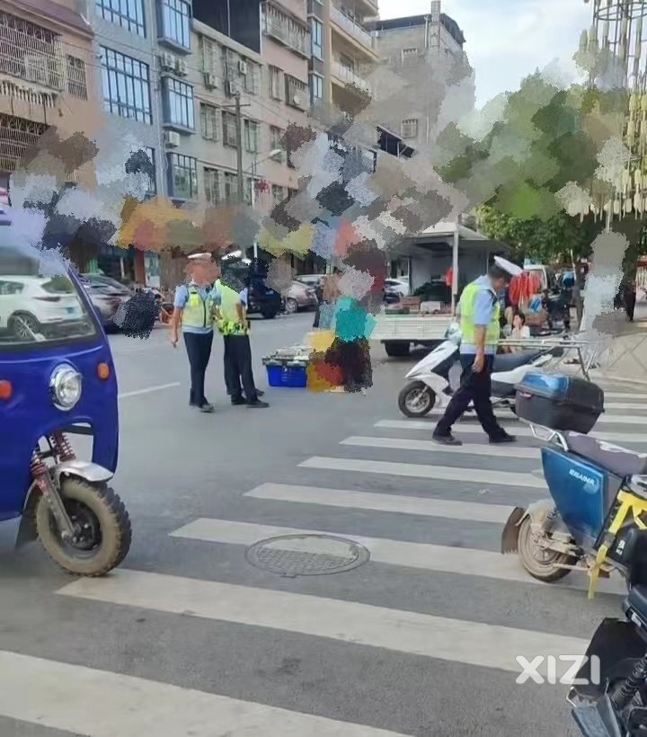 新规刚出，交警挺勤快