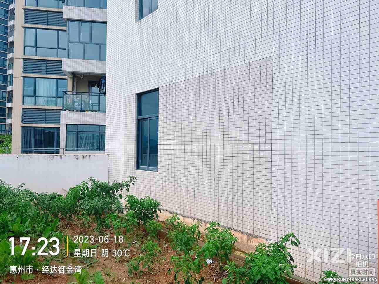 经达名苑三栋二楼空中花园的架空层共有面积建成了私人会所用地